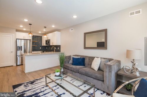 1628 Ellsworth St, Philadelphia PA 19146-2811 exterior