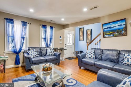 28 Farragut Pl, Washington, DC 20011-3308