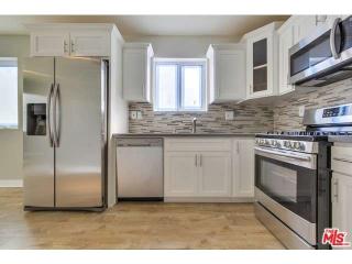 525 St Andrews Pl, Los Angeles CA  90004-2511 exterior