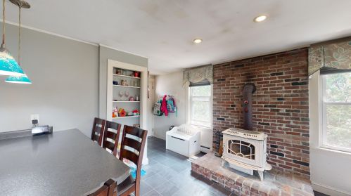 171 Village St, Concord NH 03303-4520 exterior