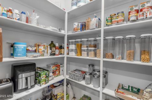 8513 22 Dr, Phoenix AZ 85041-7712 exterior