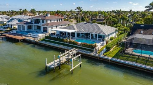 2160 Kingfish Rd, Naples FL 34102-1535 exterior