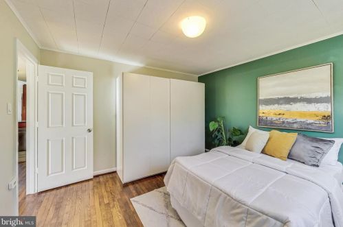 903 Robin Rd, Silver Spring MD  20901-1872 exterior