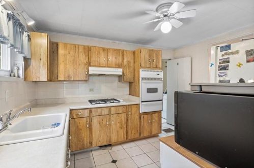 904 State Ave, Moon Twp PA 15108-2234 exterior