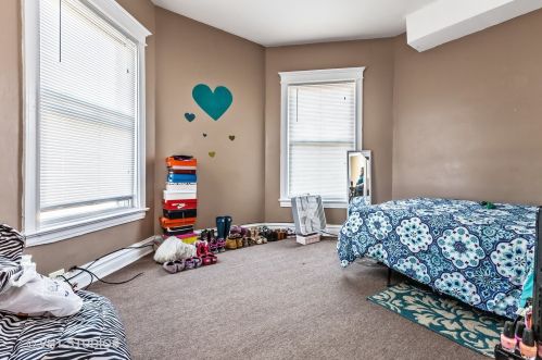 5404 Calumet Ave, Chicago IL 60653-1102 exterior