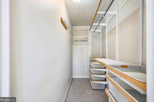 7027 Chesley Search Way, Alexandria VA 22315-4754 exterior