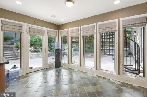 9 Bethayres Ct, Rockville MD 20855-2020 exterior