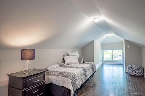 7616 Luella Ave, Chicago IL 60649-4108 exterior