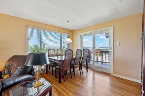 579 Montclair St, Pittsburgh PA 15217-2808 exterior