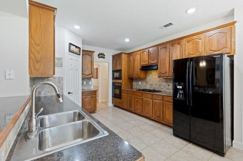 5141 Golfside Dr, Frisco TX 75035-8297 exterior