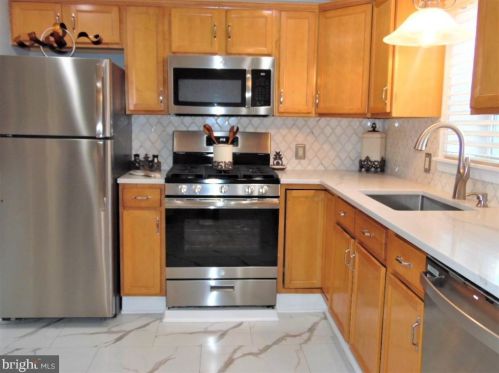 2449 Camac St, Philadelphia PA 19148-4311 exterior