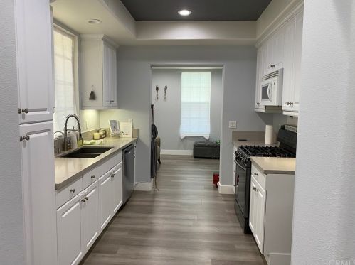 1506 Valencia Ave, Tustin CA 92782-1816 exterior