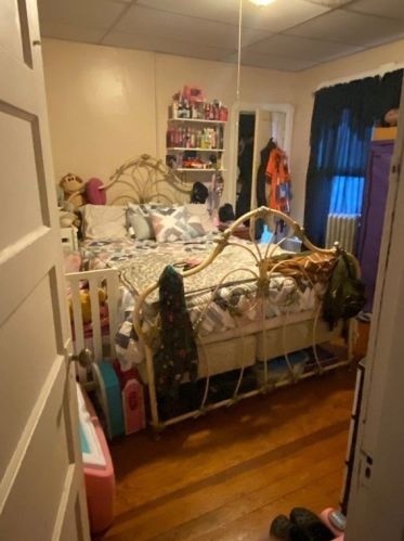 58 Dunmoreland St, Springfield MA  01109-3218 exterior