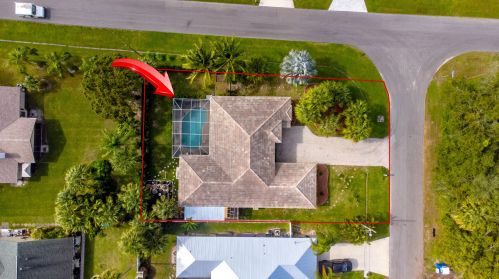 1590 Underwood Ave, Fort Pierce FL  34953-2586 exterior