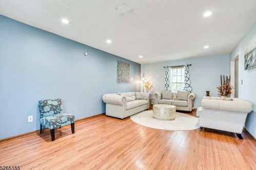 48 Morgan Ln, Bridgewater NJ 08807-3008 exterior