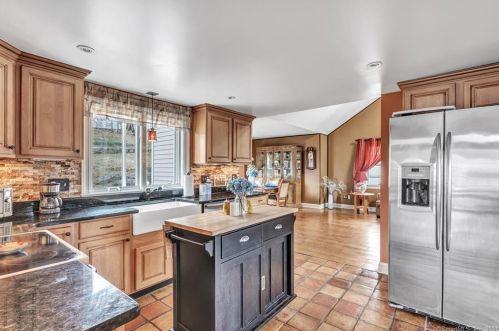 19 Cornwall Rd, Norwalk CT 06850-1807 exterior