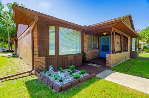 9930 Cloister Dr, Dallas TX 75228-3617 exterior