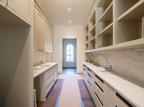 3364 Knollwood Dr, Atlanta GA 30305-1022 exterior