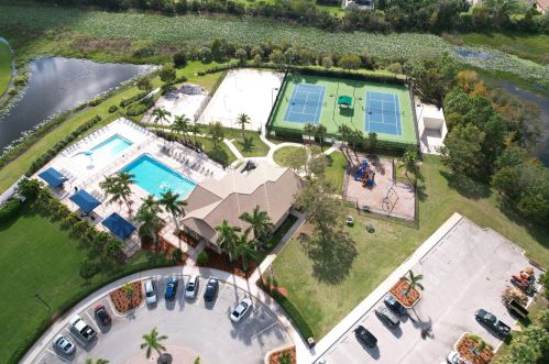 2238 Newport Isles Blvd, Fort Pierce FL  34953-4577 exterior