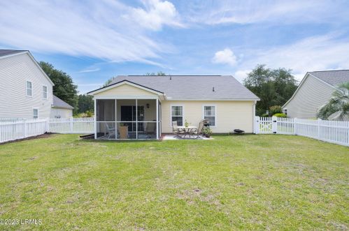 4 Hidden Lk Ln, Bluffton SC 29910-8002 exterior
