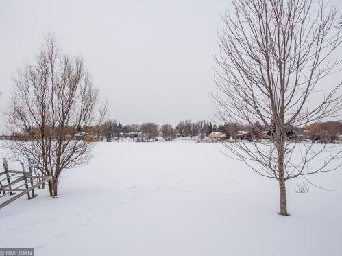 520 Glenbrook Ave, Saint Paul MN 55128-6505 exterior