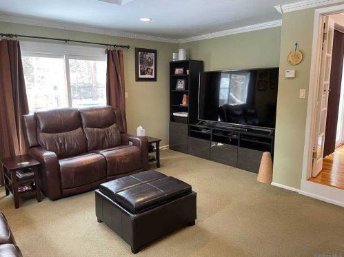 3 Maria Ct, Huntington Station NY 11746-2719 exterior