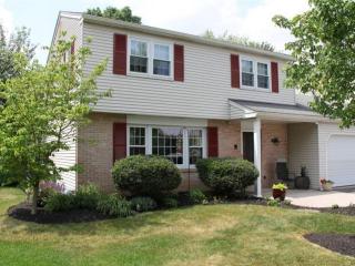 869 Lamplight Cir, Lancaster PA  17601-5714 exterior