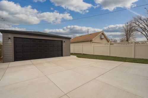 3842 108th Pl, Chicago IL  60655-3945 exterior