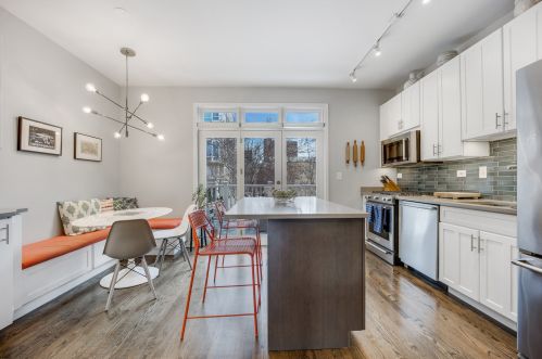 1422 State St, Chicago, IL 60605-2505