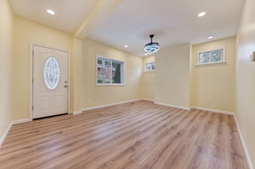 2136 Plainview Ave, Pittsburgh PA  15226-1546 exterior