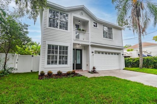 3111 Fielder St, Tampa, FL 33611-2909