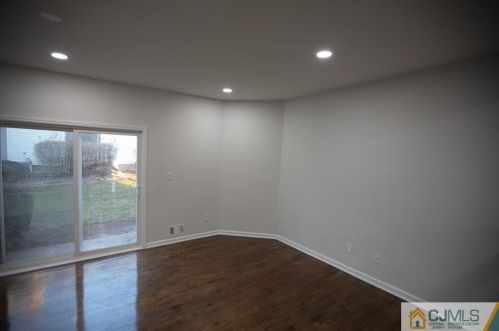 3707 Hana Rd, Edison NJ 08817-2550 exterior