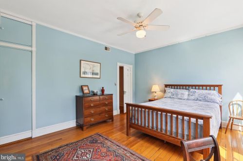 311 5 St, Washington DC 20003-1104 exterior