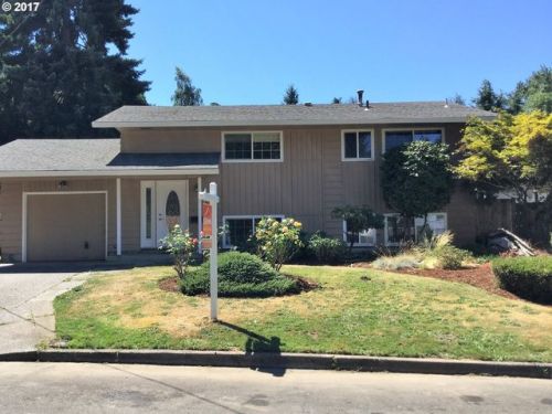 8816 Regents Dr, Portland, OR 97222-4138