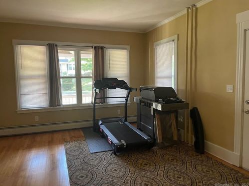 558 Main St, Meriden CT  06451-2710 exterior