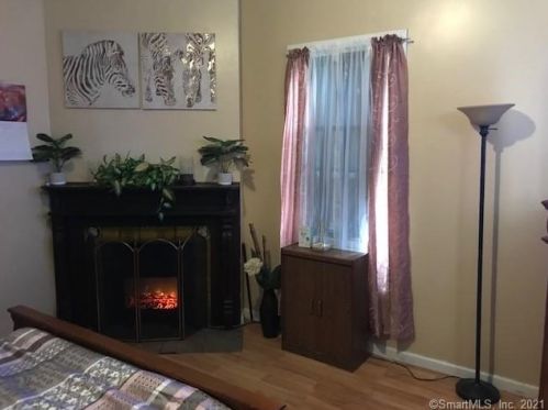 34 Lincoln St, New Britain CT 06052-1638 exterior