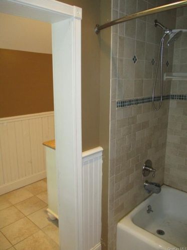 64 Roosevelt Ave, Middletown NY 10940-4633 exterior