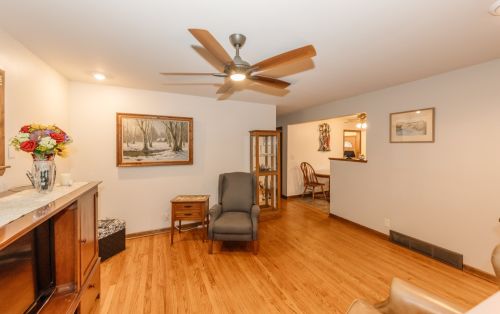 6428 Pne Shr Dr, Milwaukee WI 53209-3424 exterior