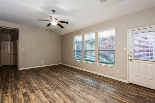 11243 Glenforest Dr, Montgomery TX  77356-5506 exterior