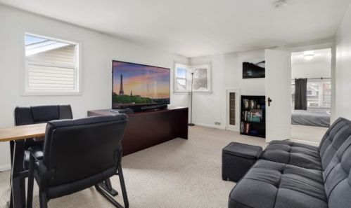 3434 Nagle Ave, Chicago IL 60634-4917 exterior