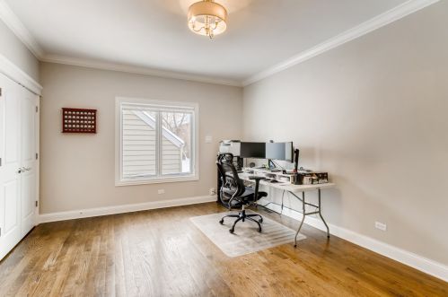 252 Grantley Ave, Elmhurst IL 60126-2237 exterior