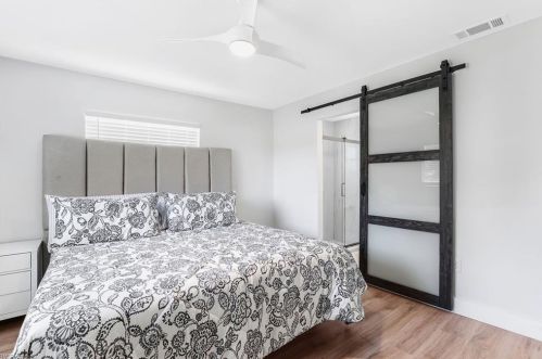 784 94 Ave, Naples FL 34108-2449 exterior