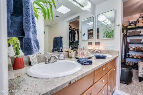 840 Placita Del Mirador, Tucson AZ  85718-1957 exterior