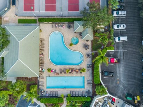 3535 Grand Cypress Dr, Naples FL 34119-7923 exterior