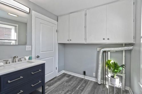 257 Washington St, Wallingford CT 06492-3528 exterior