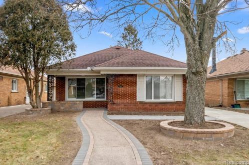 5952 Burger St, Dearborn Heights MI  48127-2412 exterior