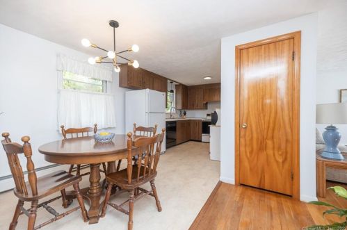 15 Bright St, Enfield CT 06082-5101 exterior