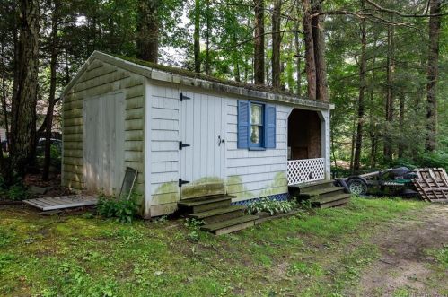 155 Crestwood Rd, Torrington CT 06790-4033 exterior