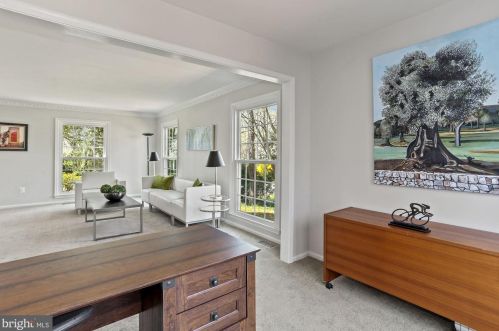 701 Rdg Dr, Mc Lean VA 22101-1620 exterior