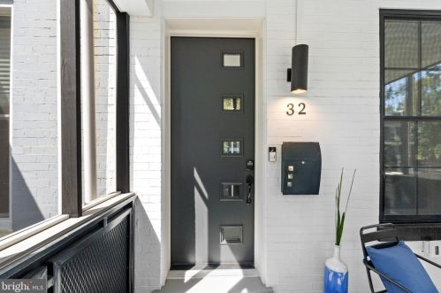 32 Franklin St, Washington DC  20002-1008 exterior